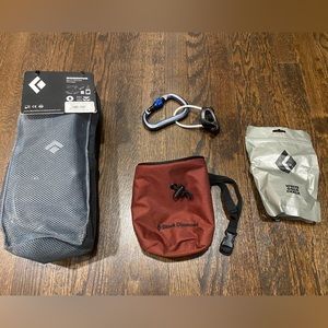 NWT Black Diamond Momentum Men’s Climbing Harness Package.
